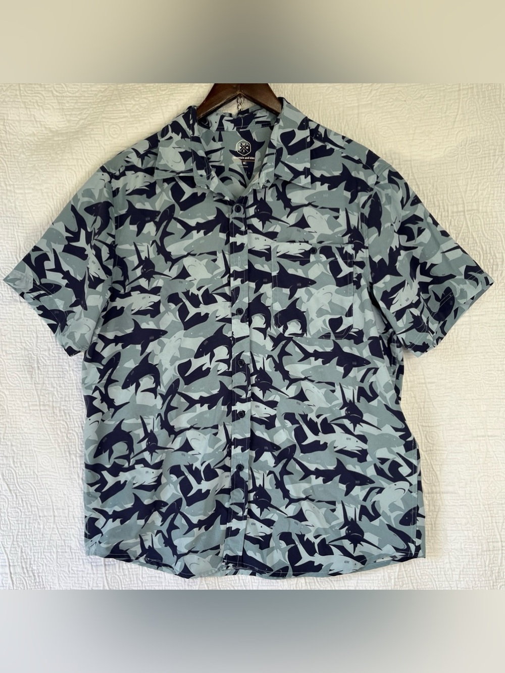 Mountain And Isles Shirt Mens Medium Blue Shark All Over Print Short Sleeve  Top